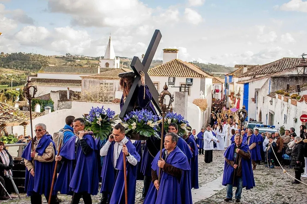 As procissões religiosas, um Portugal entre fervor e folclore