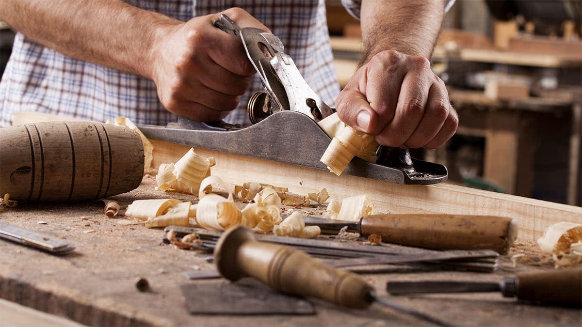 Encontro com os artesãos do couro e da madeira