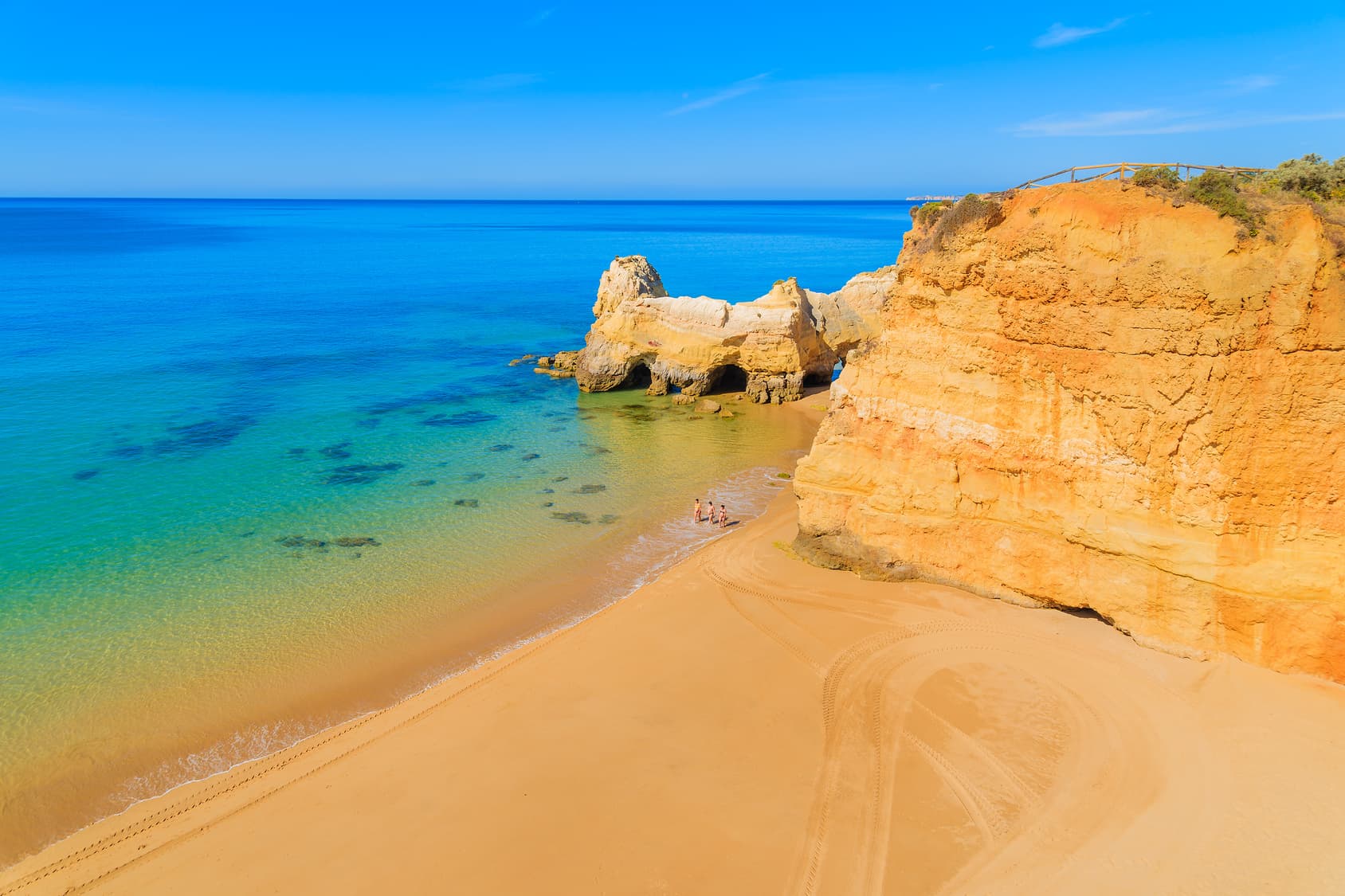 Praia da Rocha, uma das mais famosas praias de Portugal
