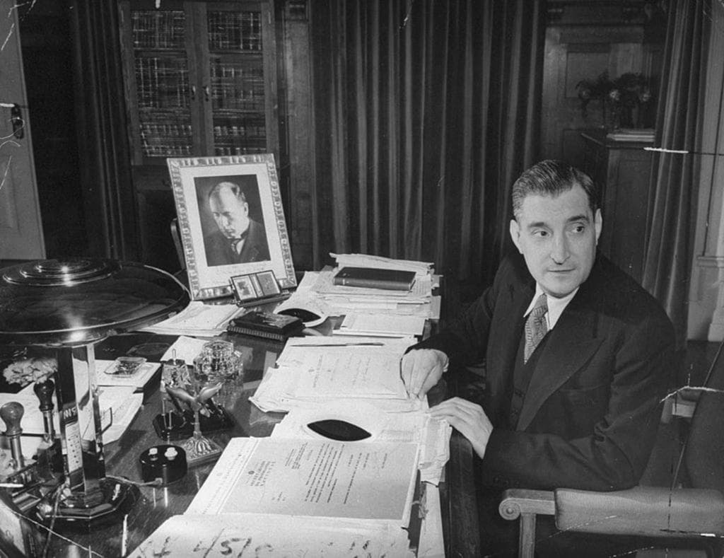 António de Oliveira Salazar and the Estado Novo : Shadows and Legacies of a Dictatorship